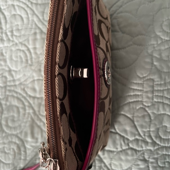 Coach Wristlet - Picture 3 of 4